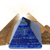 Pyramide lapis lazuli