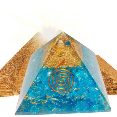 Pyramide orgonite aigue marine